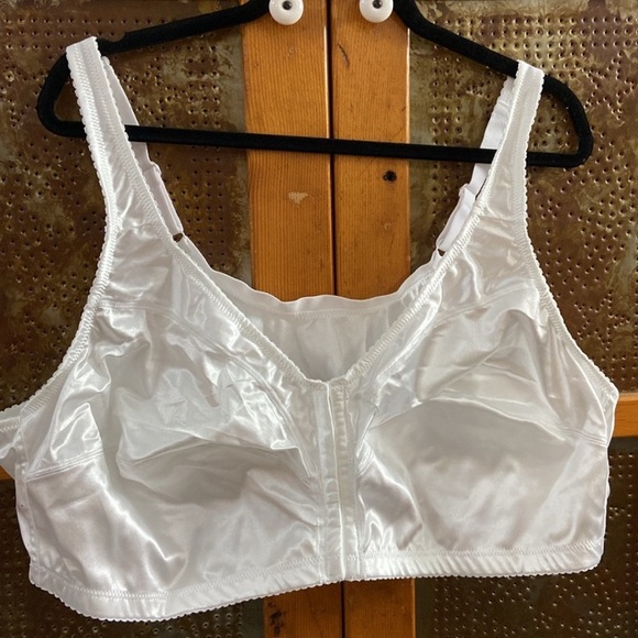New Front Close Wireless Satin Bra Comfort Choice Woman Within White Size 46G - Picture 2 of 5